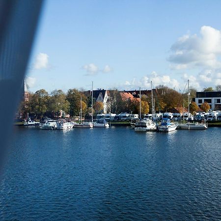 Hotel Am Delft Emden Exteriör bild